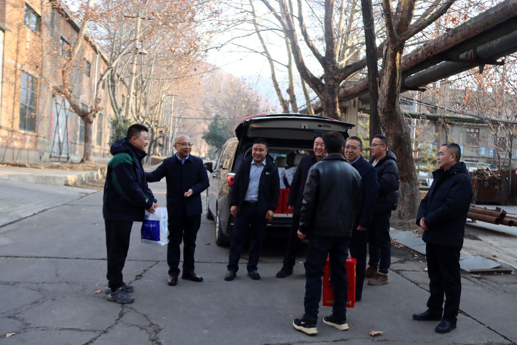 新春送暖，致敬坚守——星火数控公司领导慰问一线在岗职工