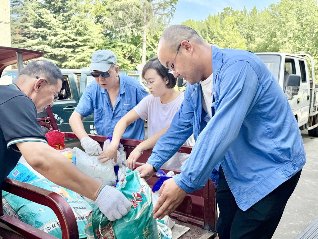 炎炎夏日送清凉 暖心关怀护一线——星火数控开展夏季送清凉活动