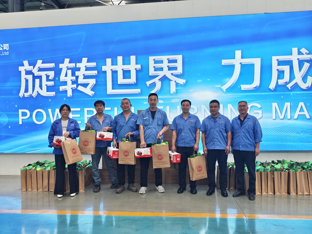 天水市总工会到星火数控公司开展夏季“送清凉”慰问活动