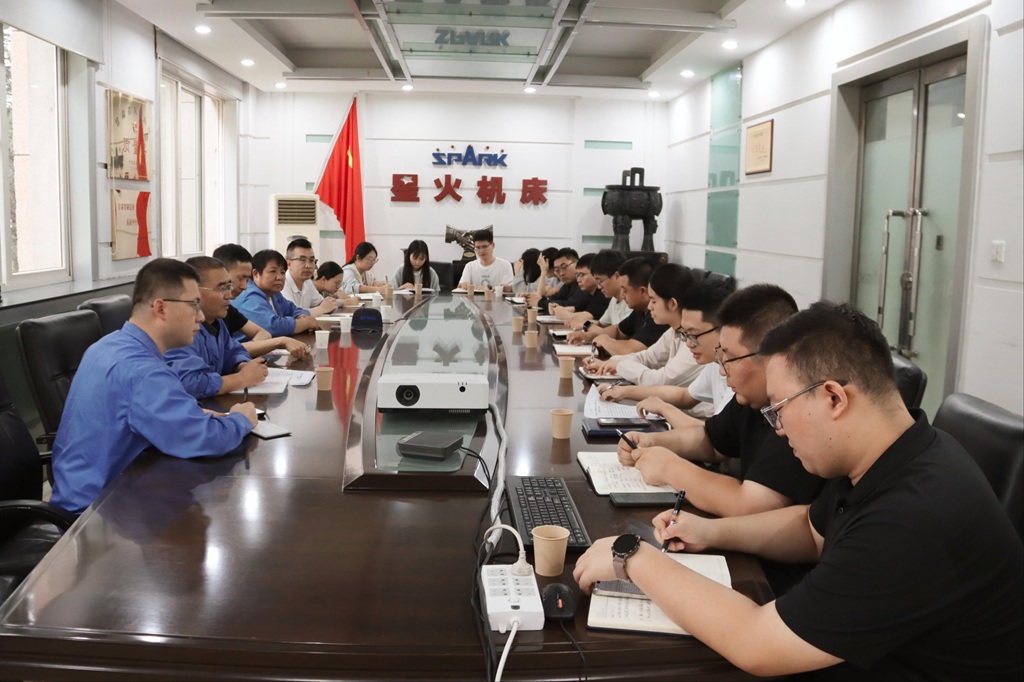 市总工会党组成员、副主席张景荣一行莅临星火数控开展调研