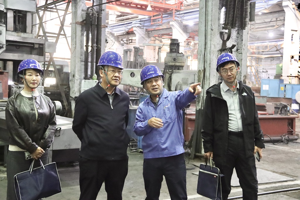 省政府文史研究馆调研组走进星火数控公司调研工业遗产